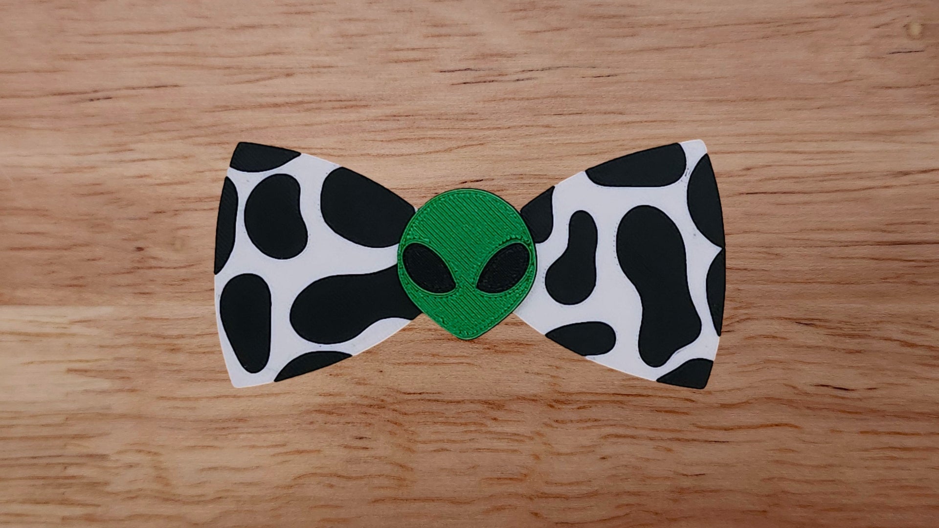 Alien Head Base with Cow Print Back