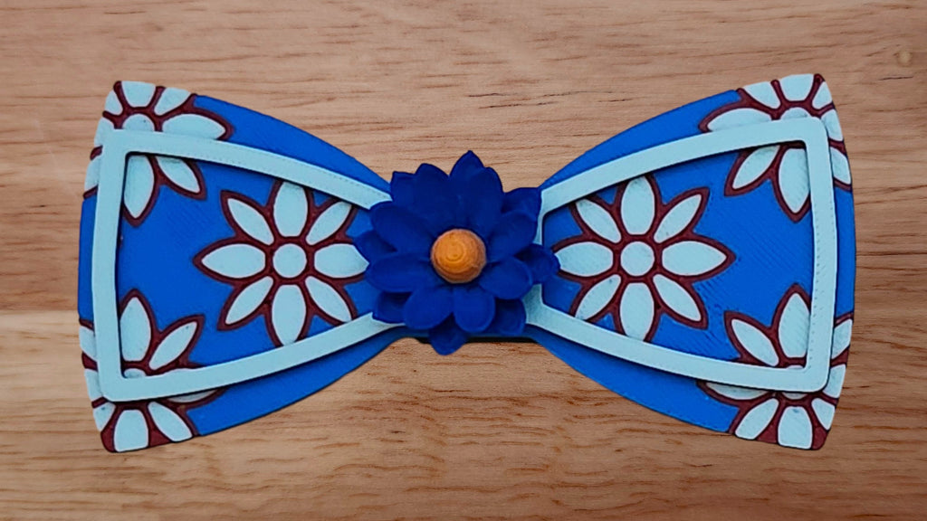 Lotus 3D Base with Bow Tie Shaped Edge Brim Small and Flower Wallpaper Back