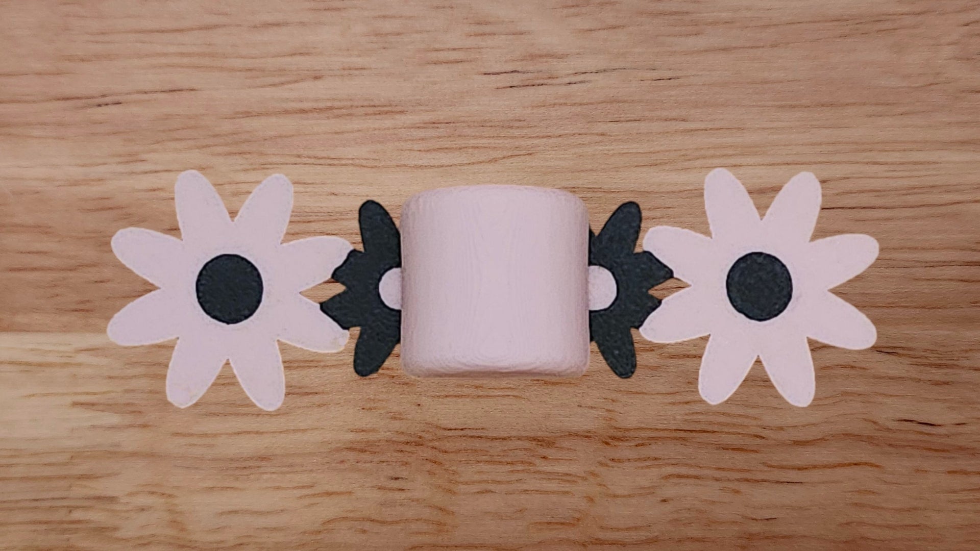 Marshmallow/Cylinder Base with Flower Brim