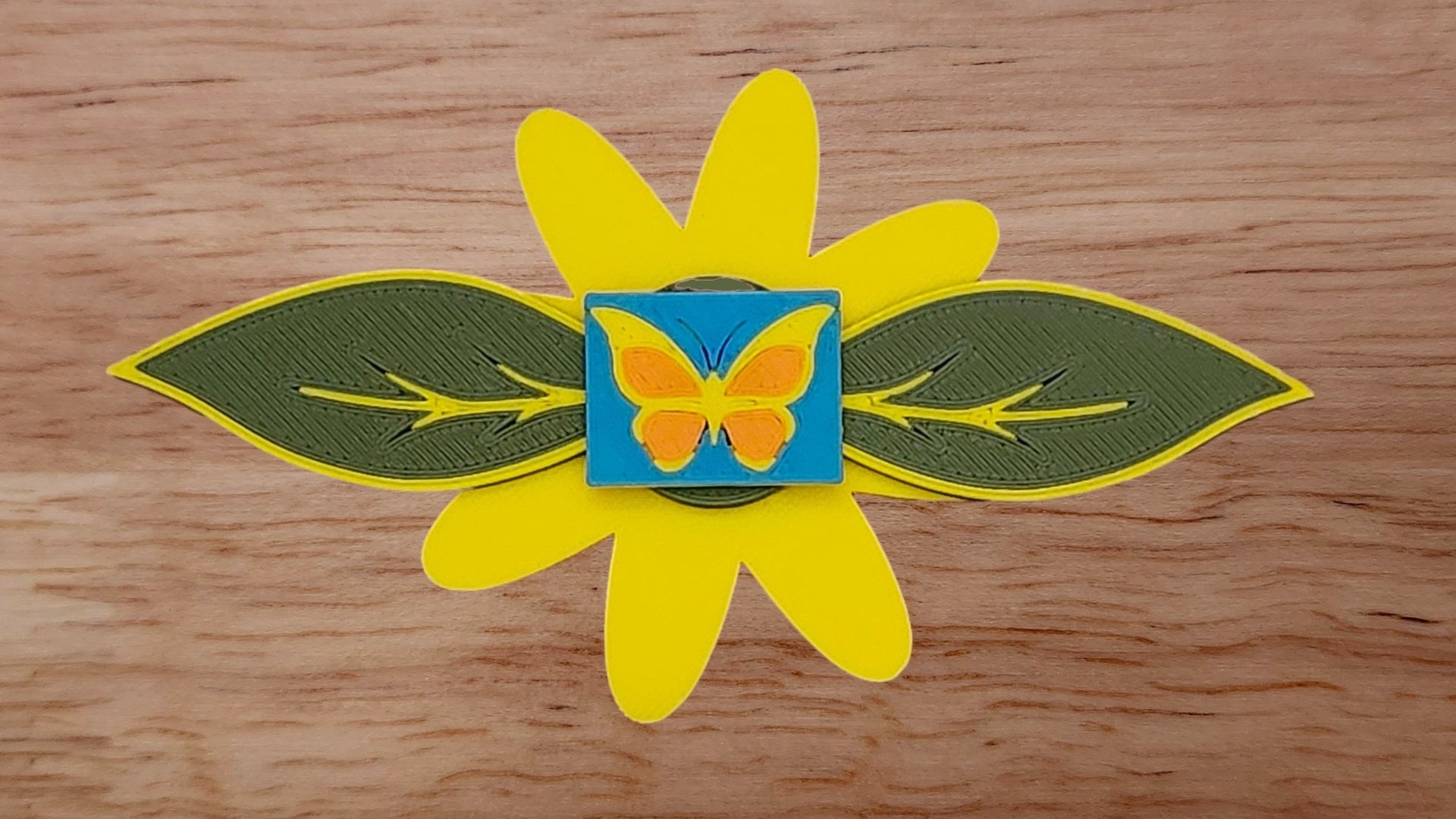 Butterfly Base with Flower Petal Brim Large and Two Leaves Brim
