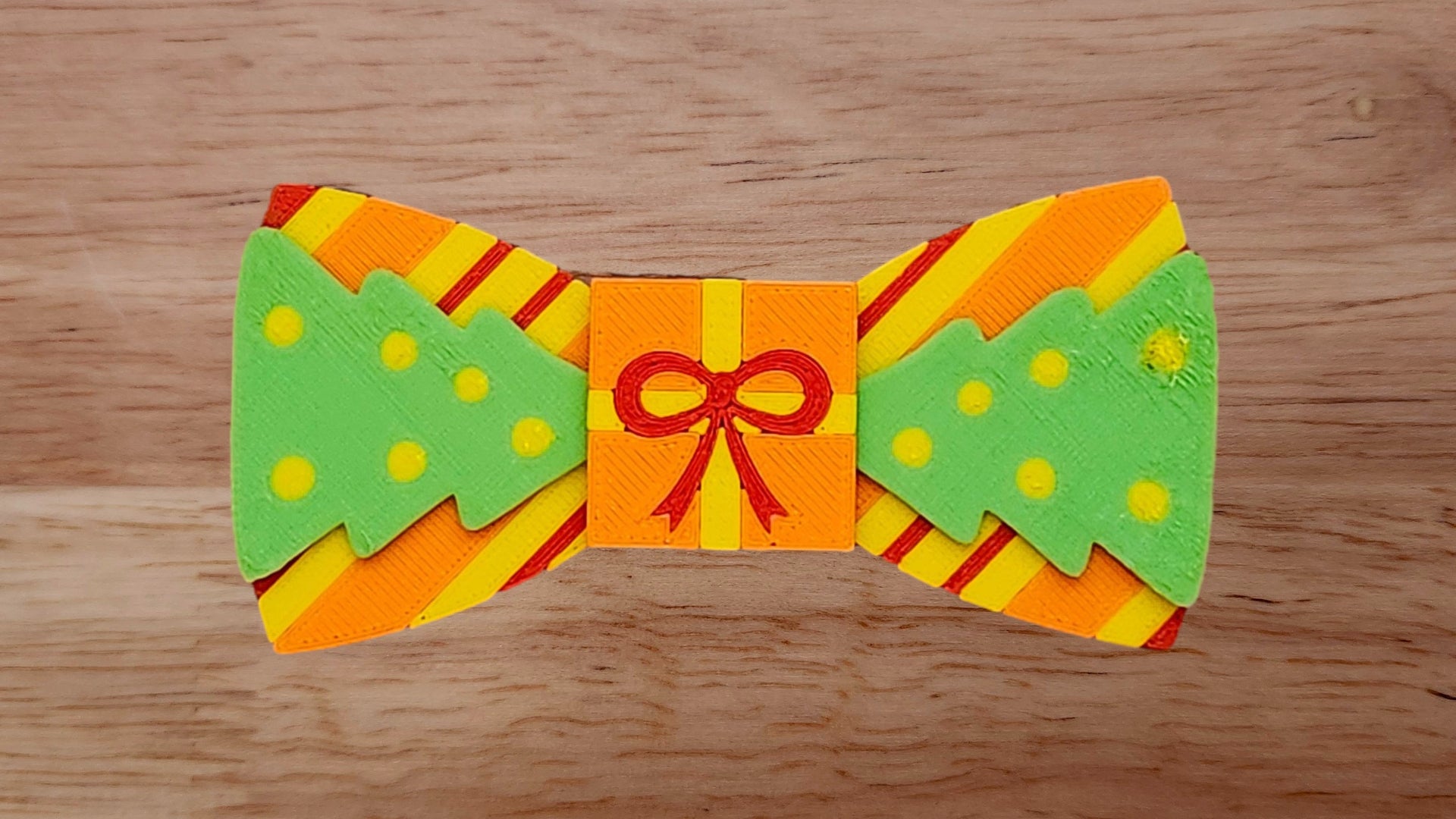 Gift Base with Tree/Christmas Tree Brim and Wrapping Paper Back