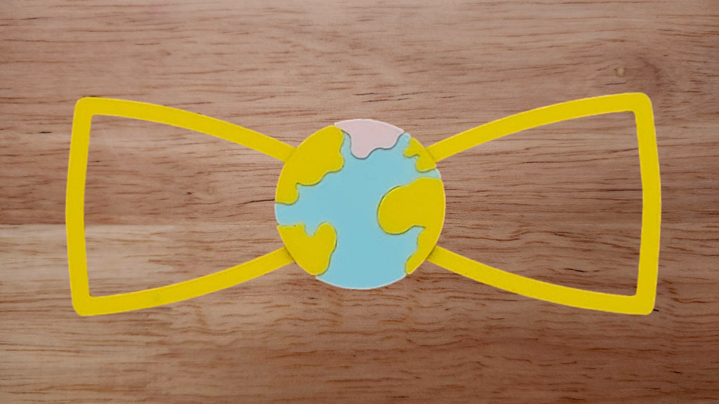 Earth Base with Bow Tie Shaped Edge Brim Small