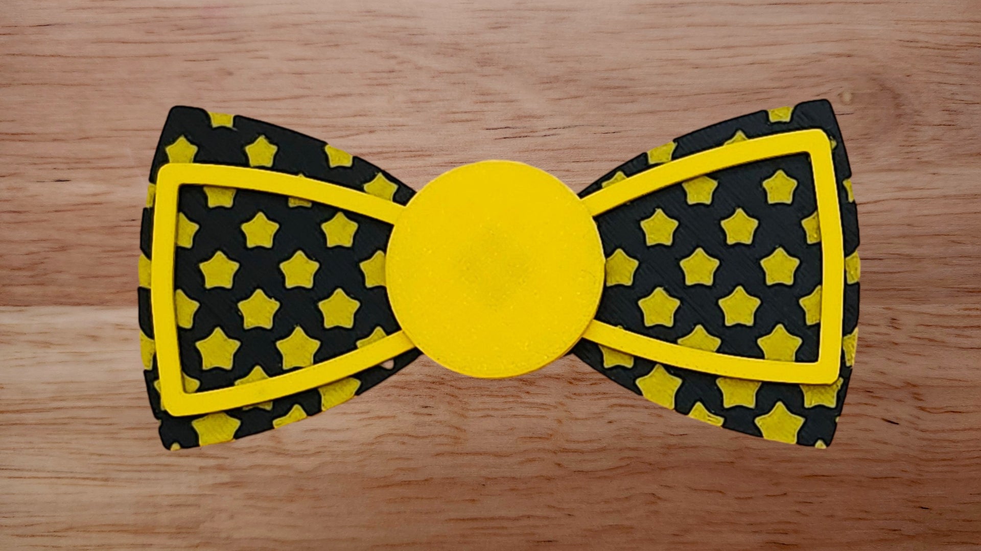 Bespoke It Yourself/Solid Base with Bow Tie Shaped Edge Brim Small and Diminishing Star Back