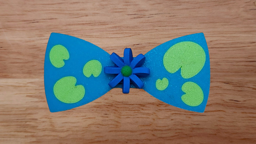 Simple 3D Flower Base with Lily Pad Pond Back
