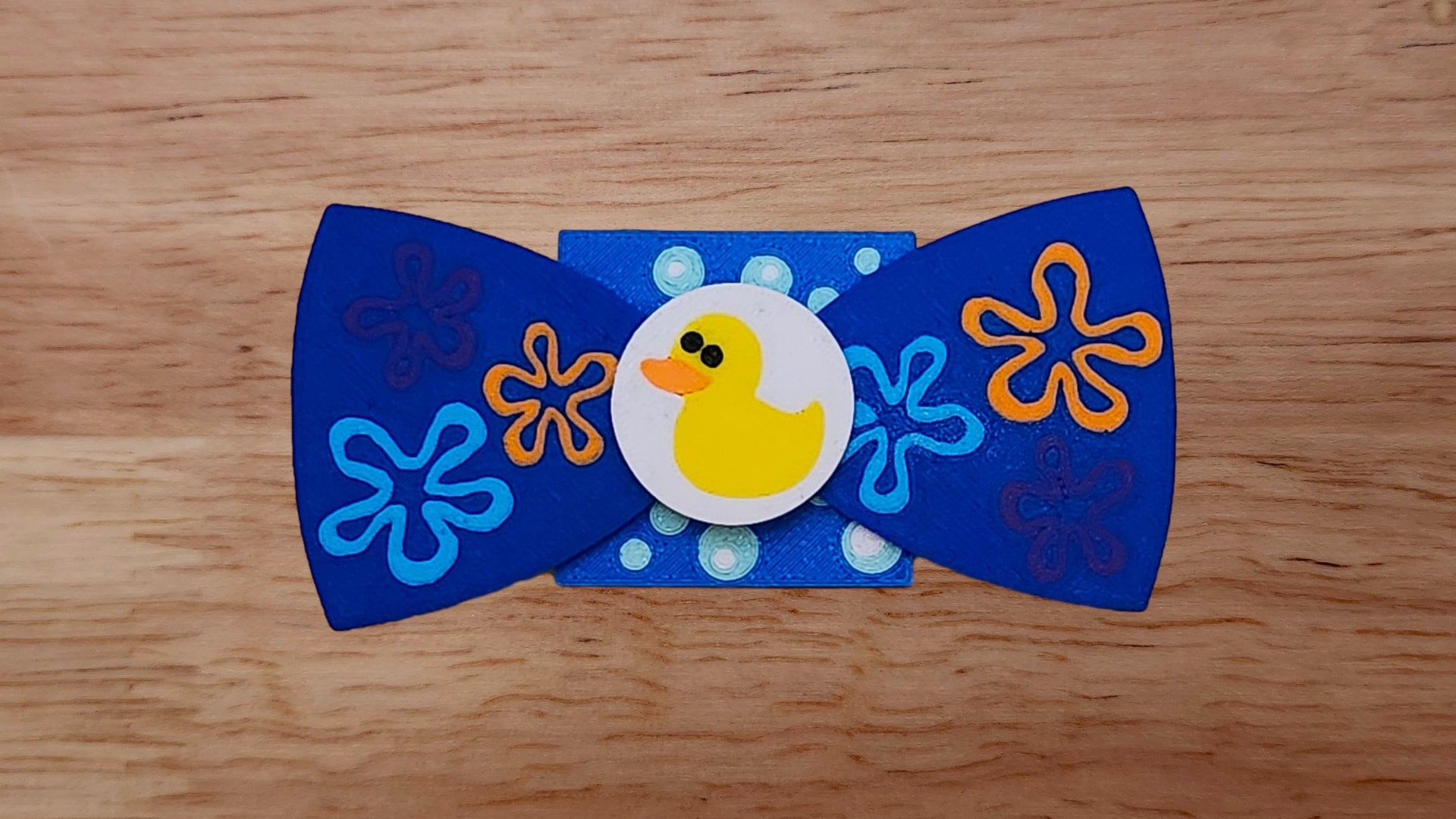 Rubber Duck Base with Bubbles Brim and Underwater Sky Back