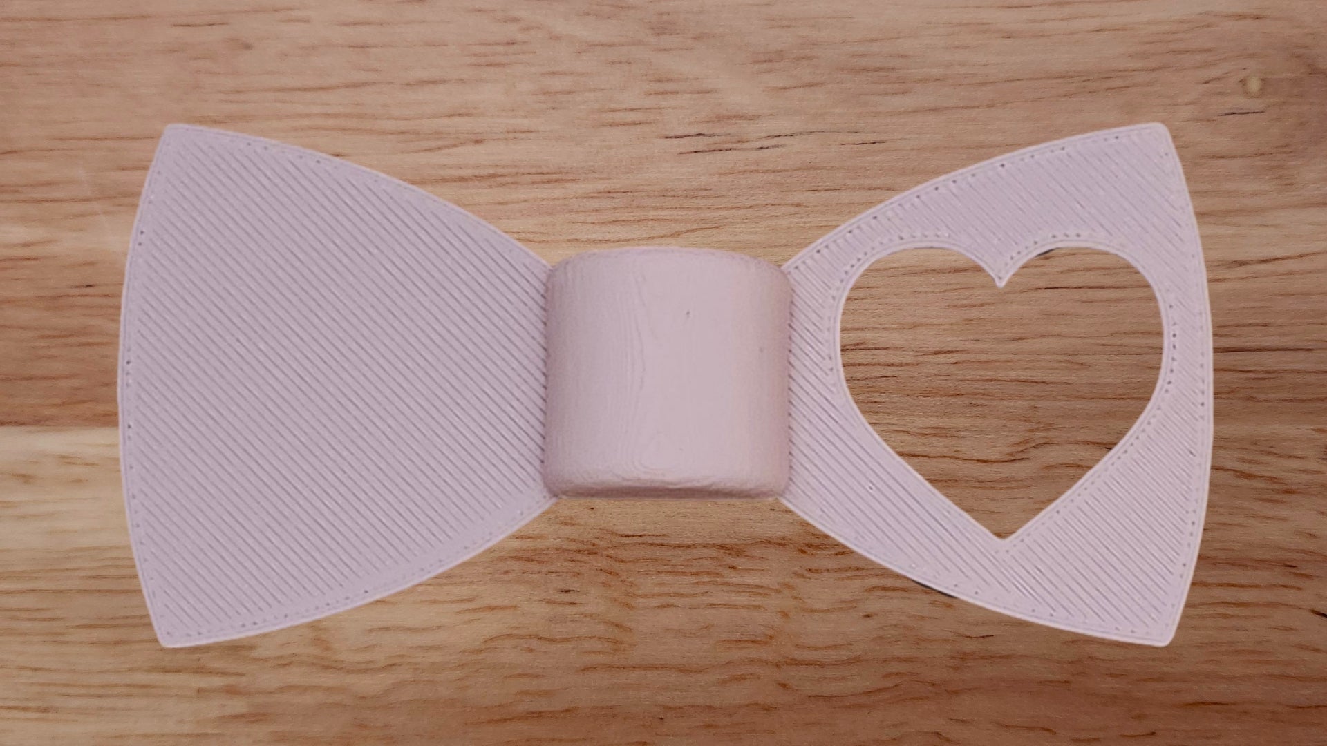 Marshmallow/Cylinder Base with Heart Hole Brim