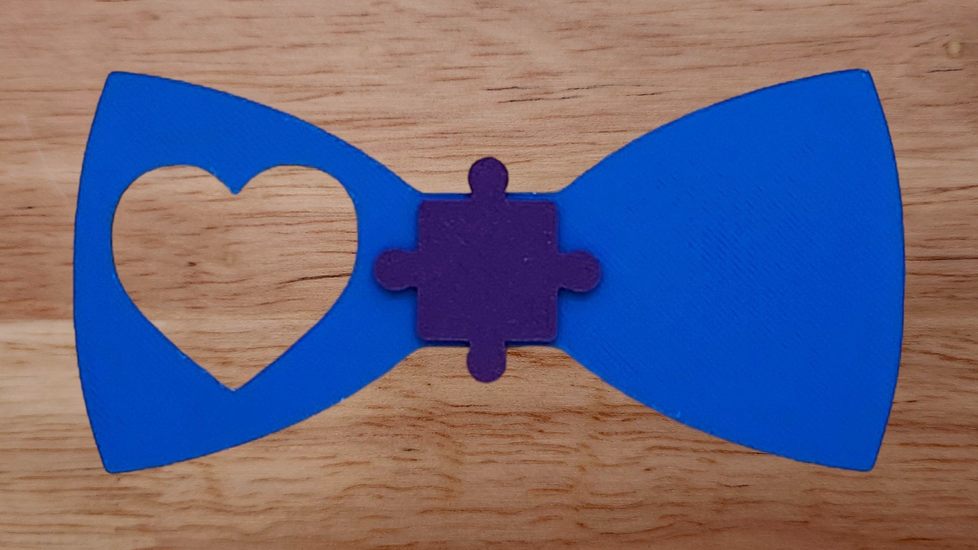 Puzzle Piece Base with Heart Hole Brim