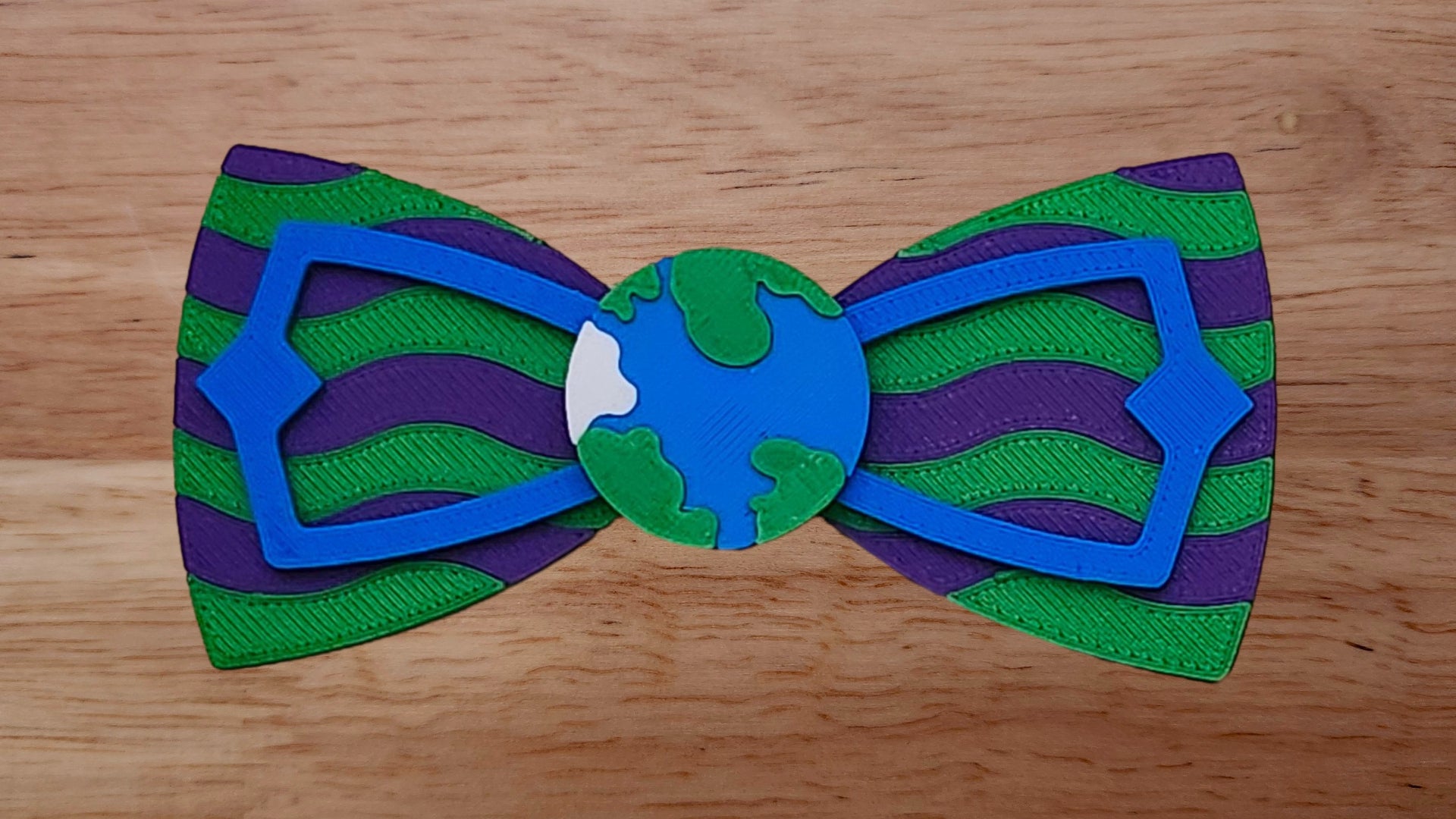 Earth Base with Diamond Tip Brim and Wave Back