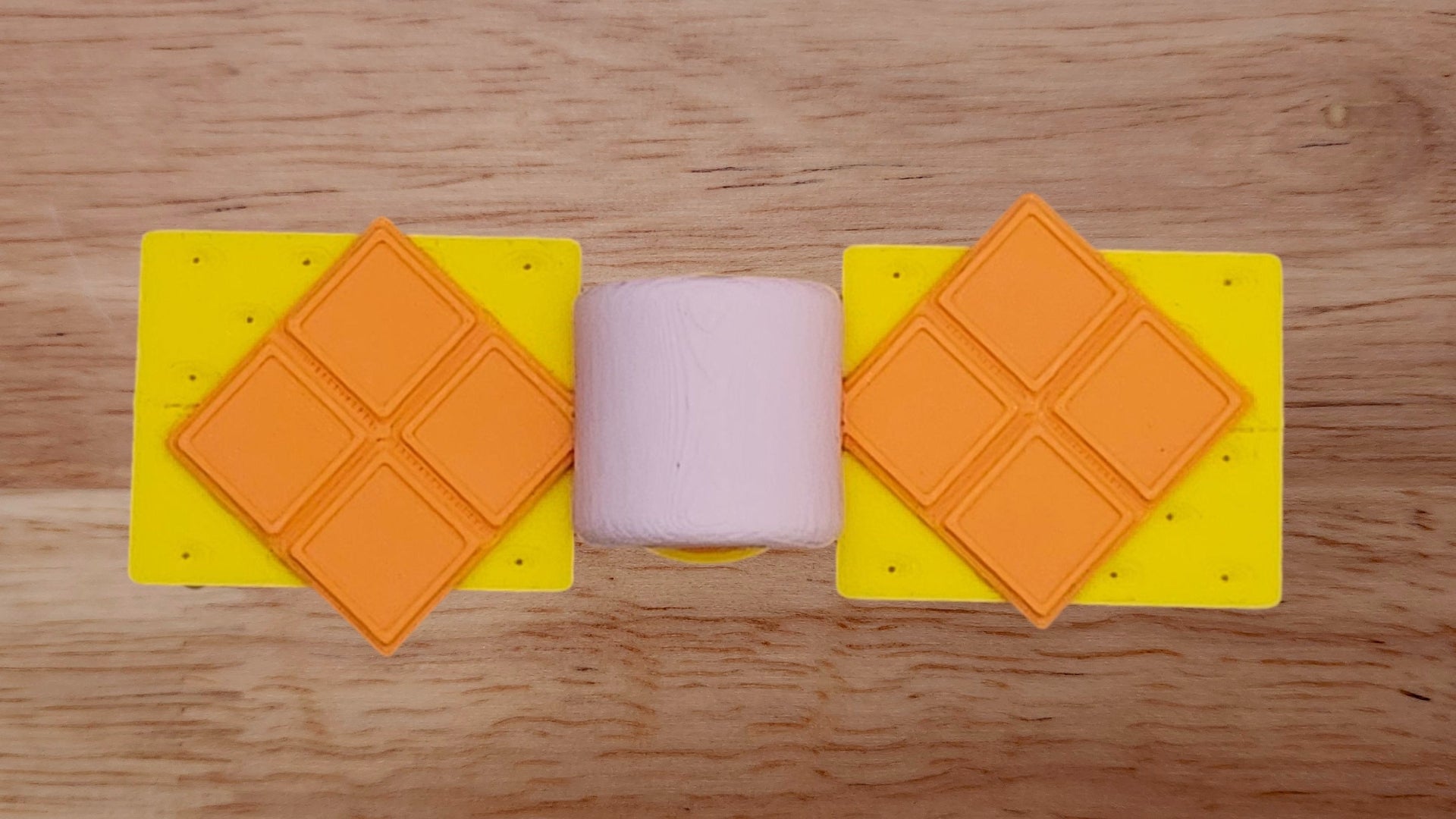 Marshmallow/Cylinder Base with Chocolate/Rhombus Brim and Graham Cracker/Rectangle Brim