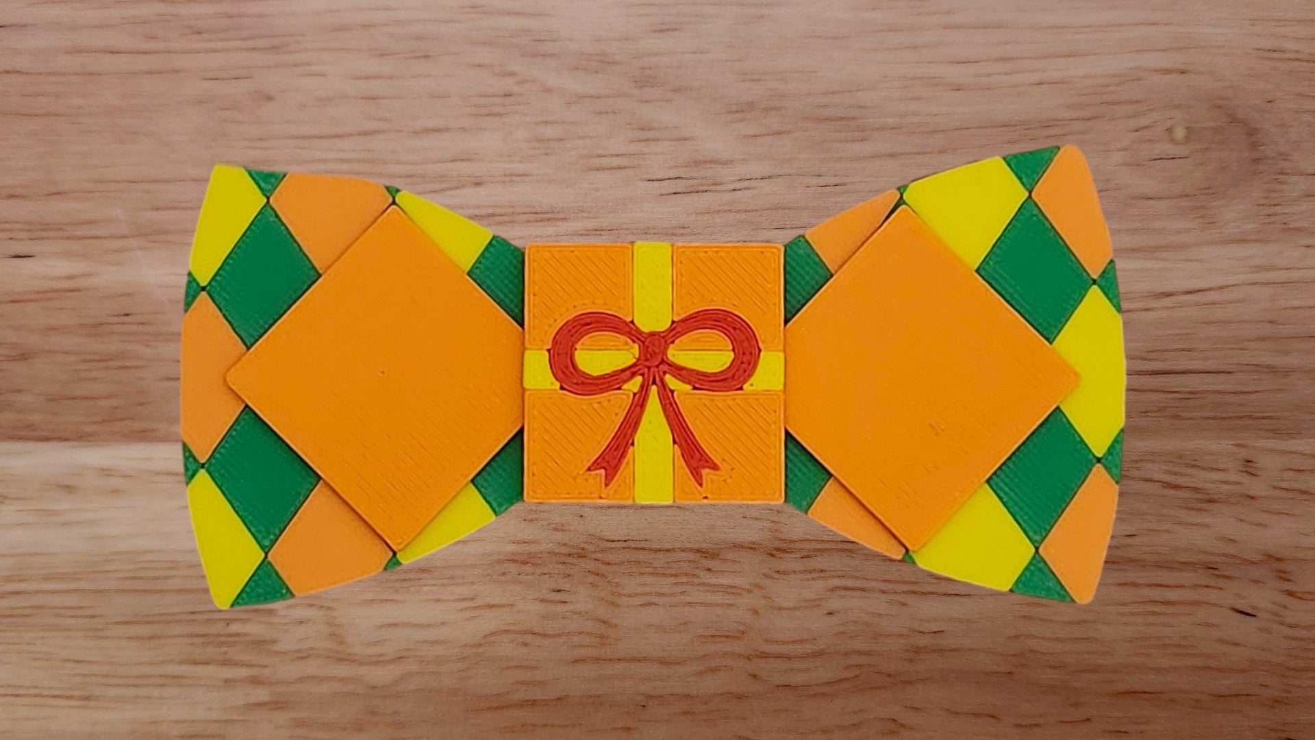 Gift Base with Chocolate/Rhombus Brim and Harlequin Back