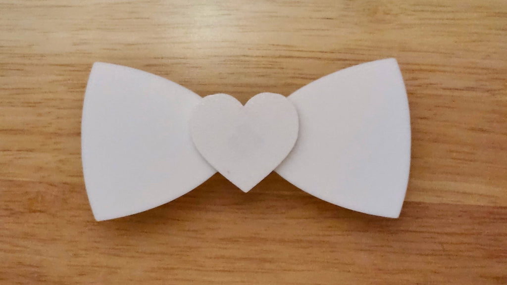 Bespoke It Yourself/Solid White Heart Base Set undecorated and put together