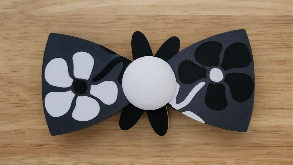 Bespoke It Yourself/Solid Round Base with Flower Petal Brim Medium and Opposite Flowers Back