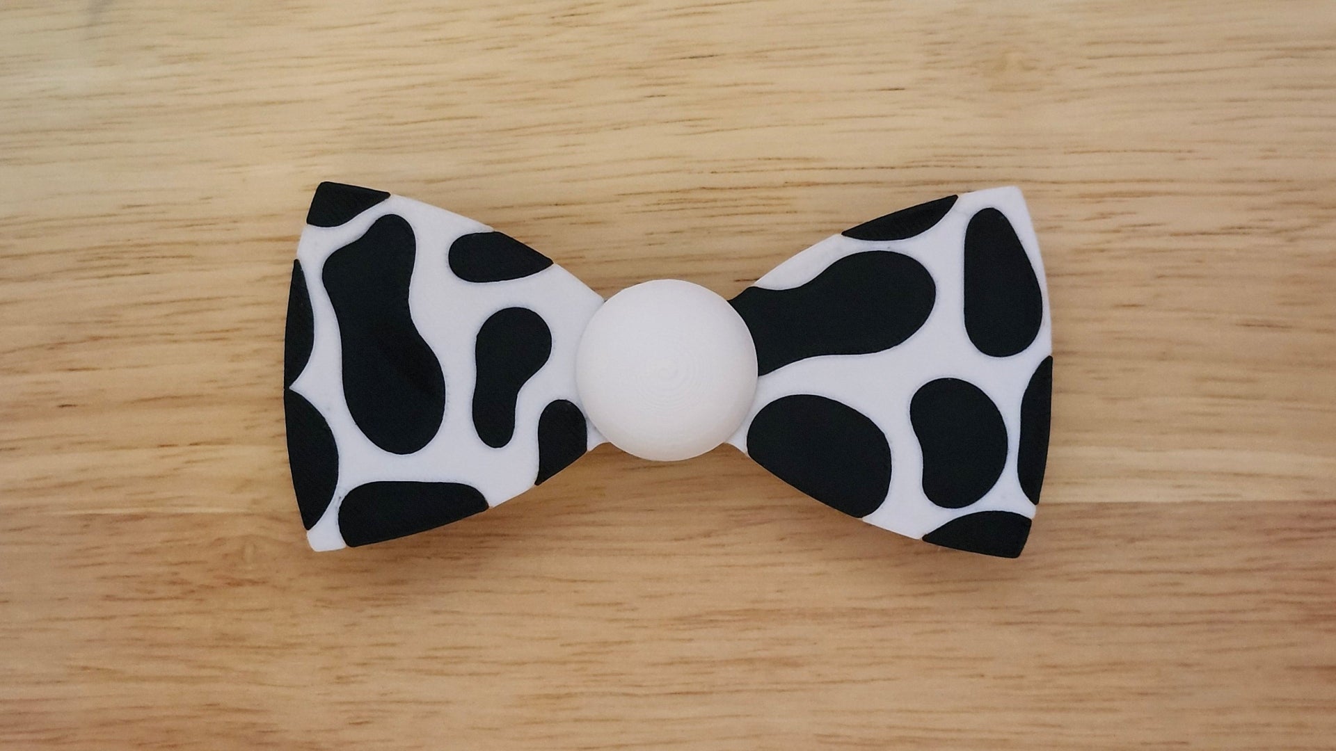 Bespoke It Yourself/Solid Round Base with Cow Print Back