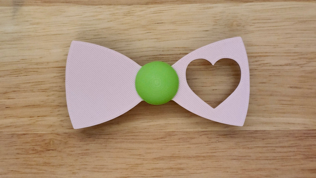 Bespoke It Yourself/Solid Round Base with Heart Hole Brim