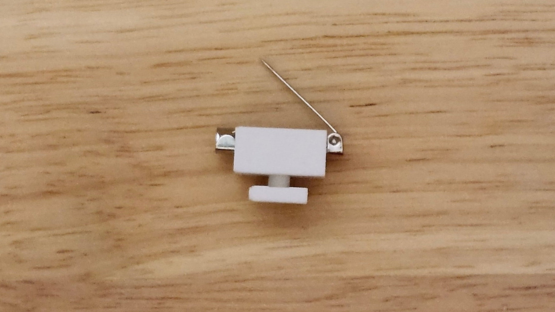 No Top Button Adapter With Pin Top View