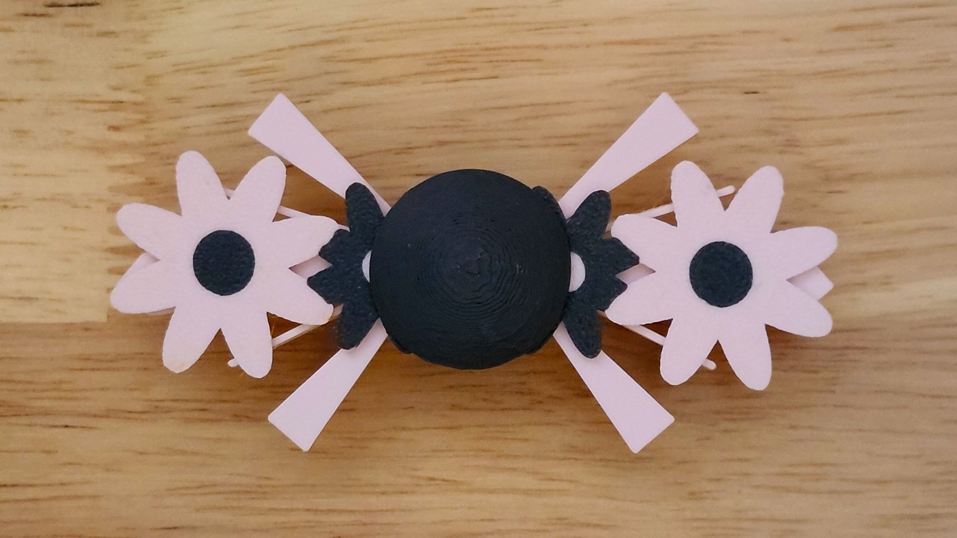 Bespoke It Yourself Solid Round Base with Light Beam Brim and Flower Brim