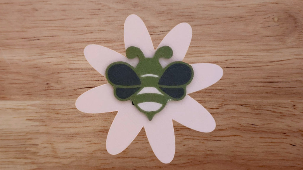 Bee Base with Flower Petal Brim Large