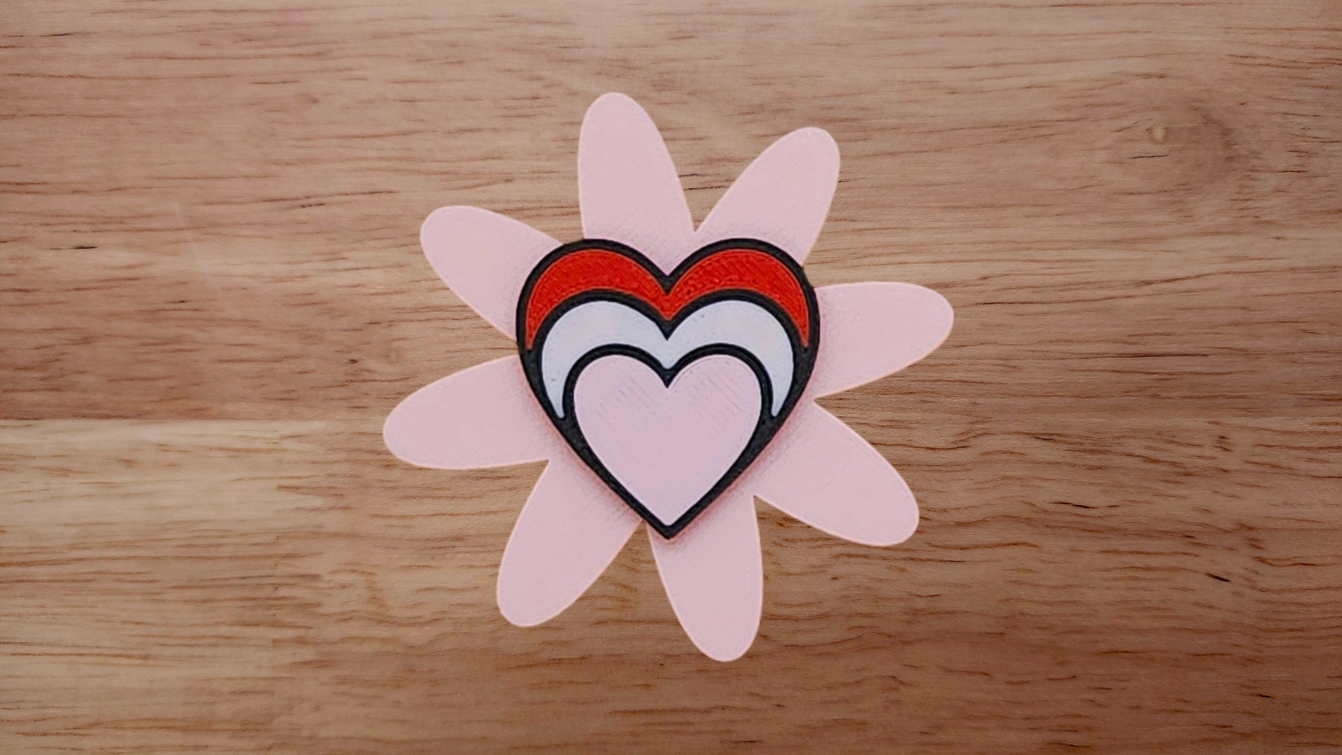 Three Heart Base with Flower Petal Brim Large