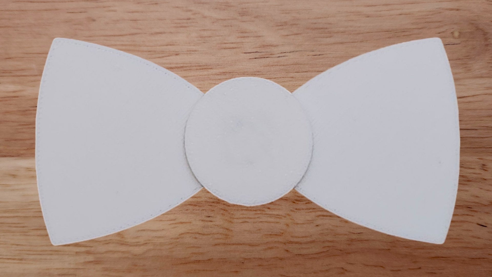 Bespoke It Yourself/Solid White Circle Base Set undecorated, pieces shown assembled. 