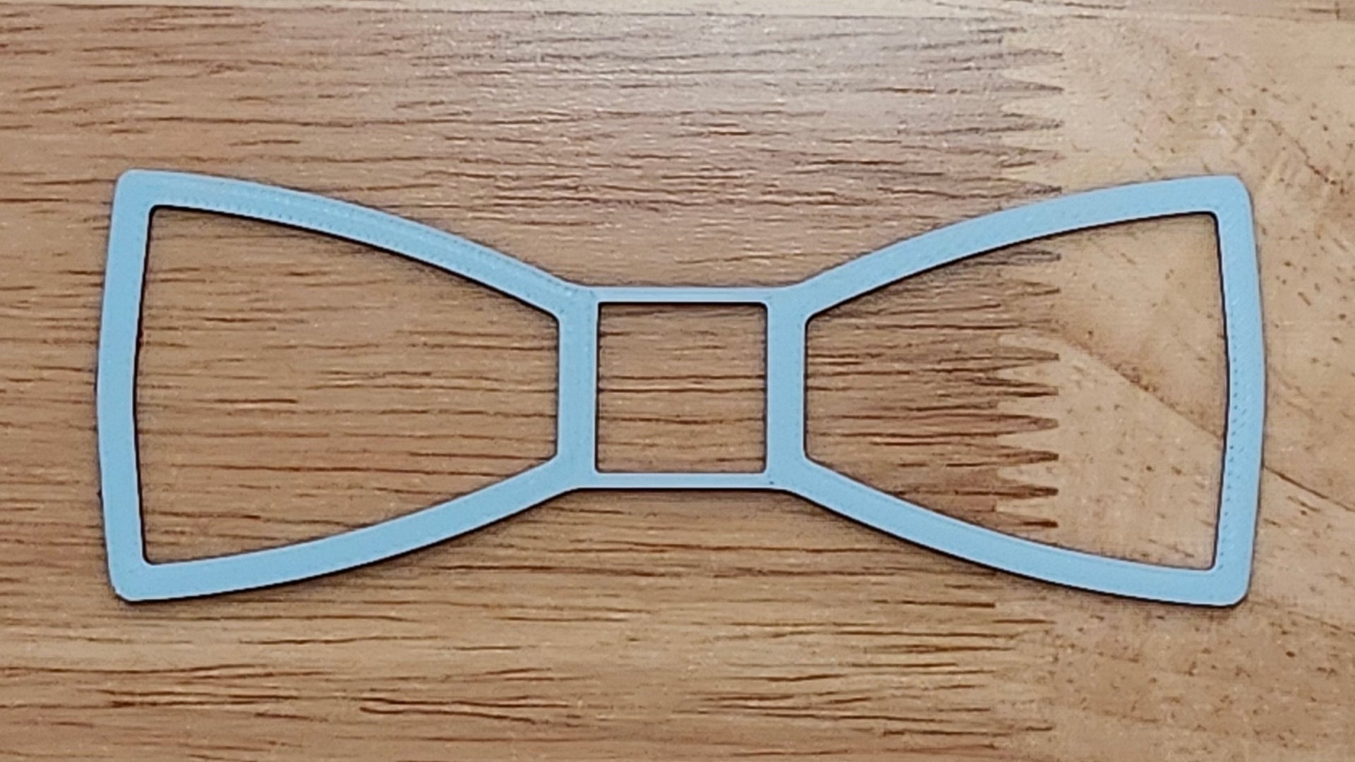 Bow Tie Shaped Edge Brim Small