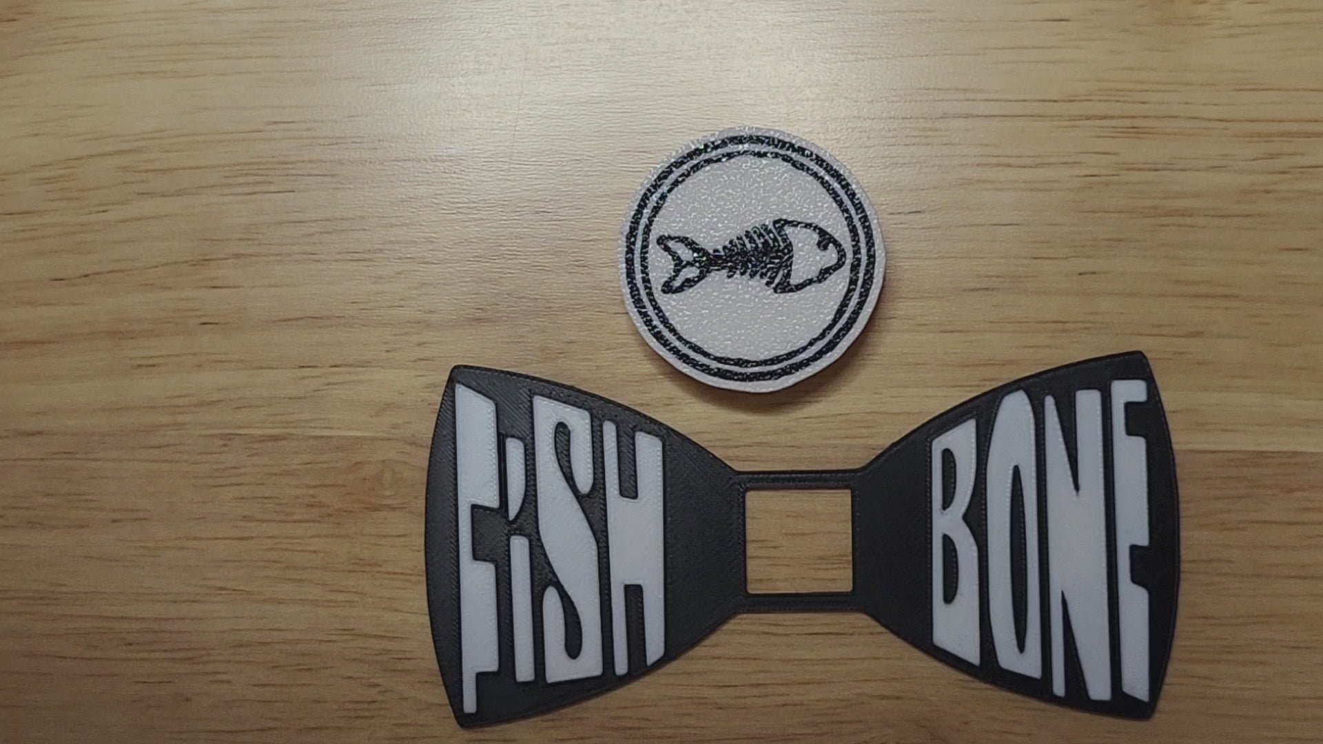 Video showing options for Fishbone bow tie from In Your Face Tour